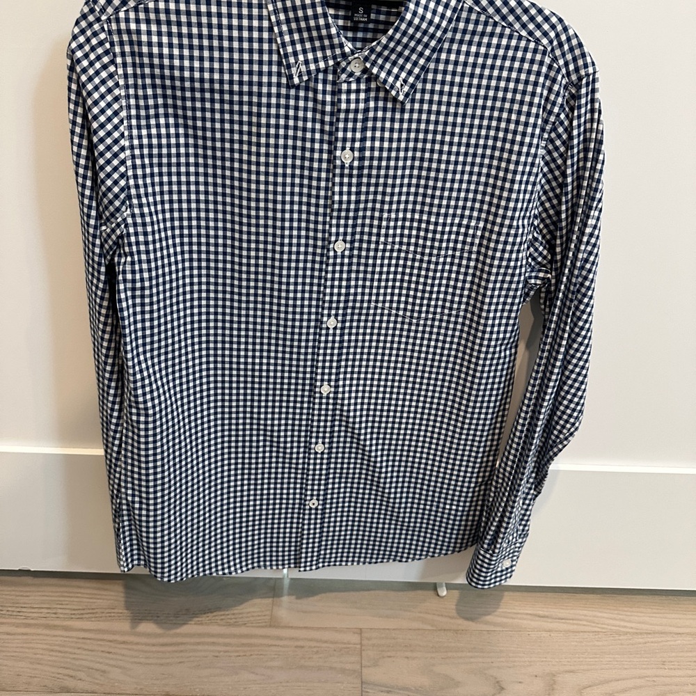 Beverly Hills Polo Club Button-Down Shirt – Size Small